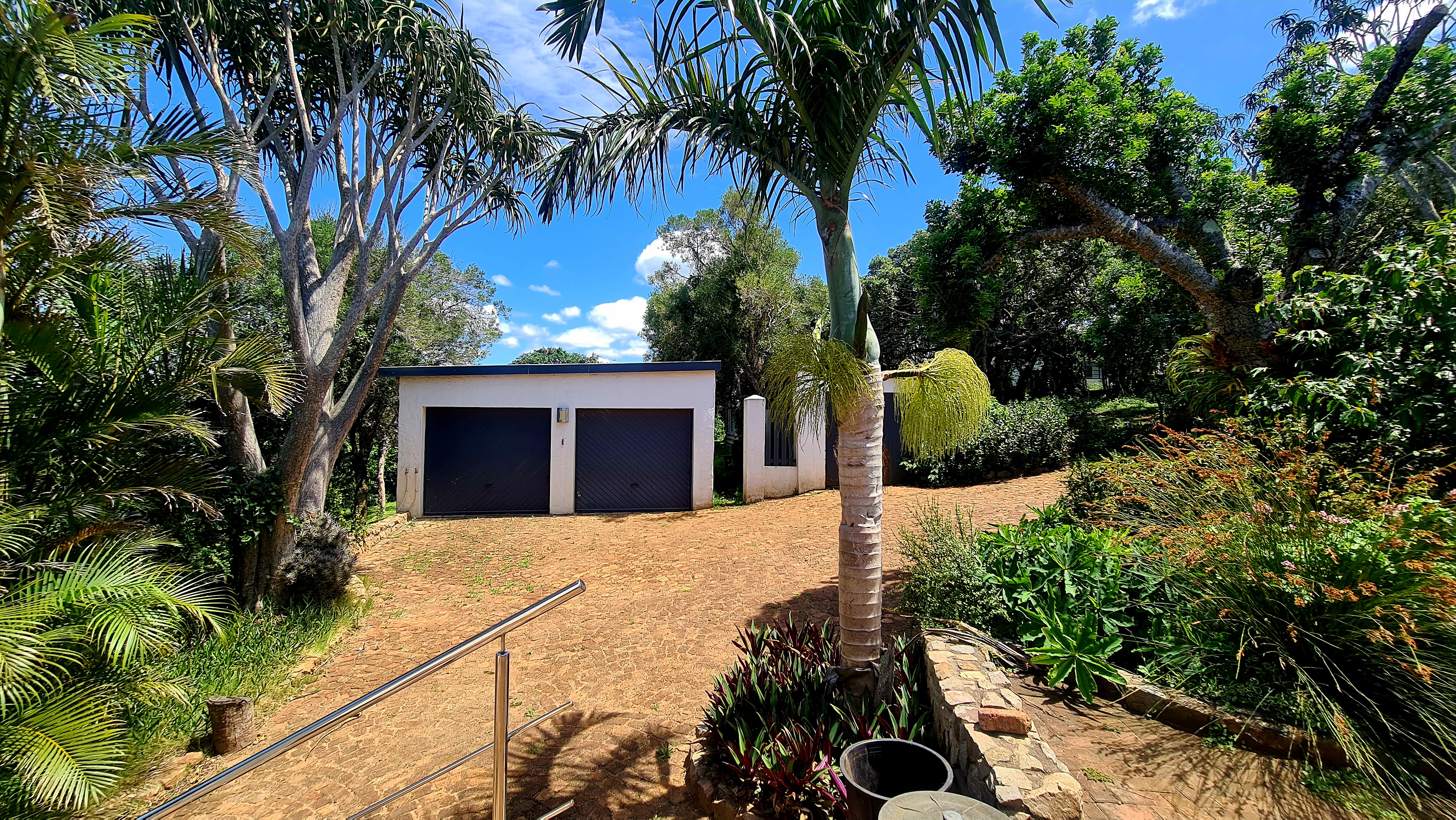 5 Bedroom Property for Sale in Kenton On Sea Eastern Cape